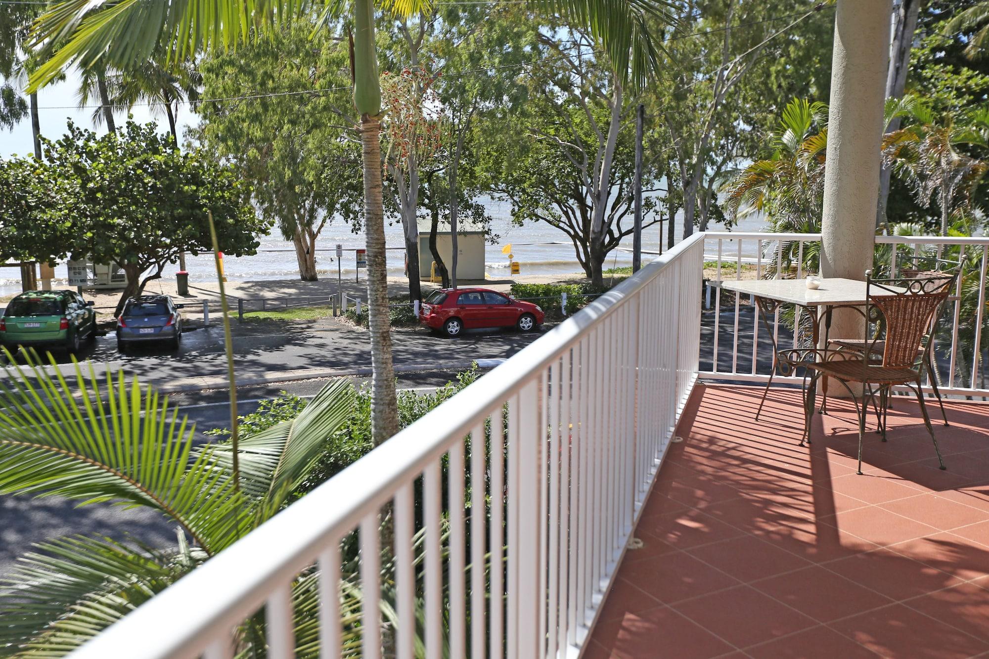 Cairns Beach Resort Exterior photo
